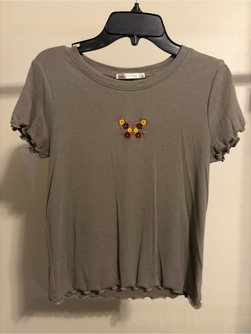 Heart Hips Gray Short Sleeve Tee with Embroidered Butterfly